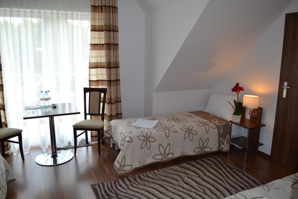 Kalinowy Sen Hotel Warsaw Room photo